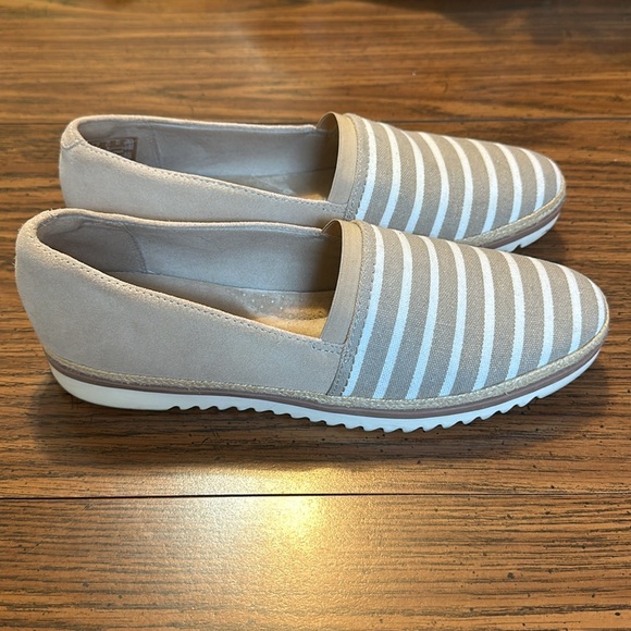 Clarks Serena Paige Espadrille Slip-on Loafers Sand & White Striped 9.5 - Picture 3 of 6